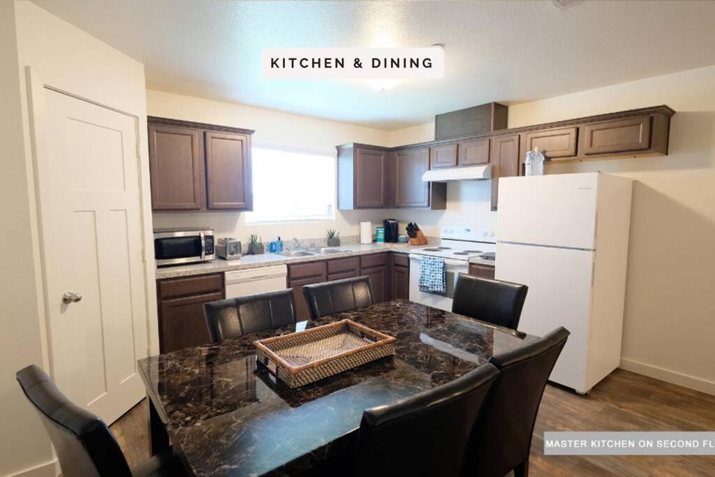 Вілла 3 Story, 3 Bdrm, 4 Beds, 2 Bath, North Houston, Iah - 10B Екстер'єр фото