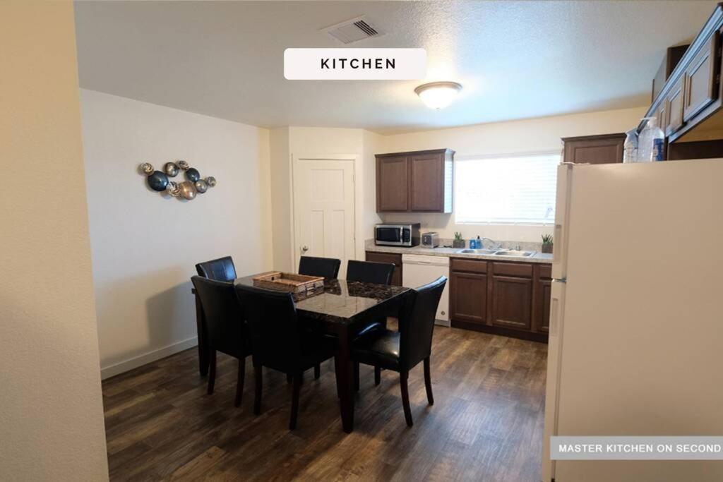 Вілла 3 Story, 3 Bdrm, 4 Beds, 2 Bath, North Houston, Iah - 10B Екстер'єр фото